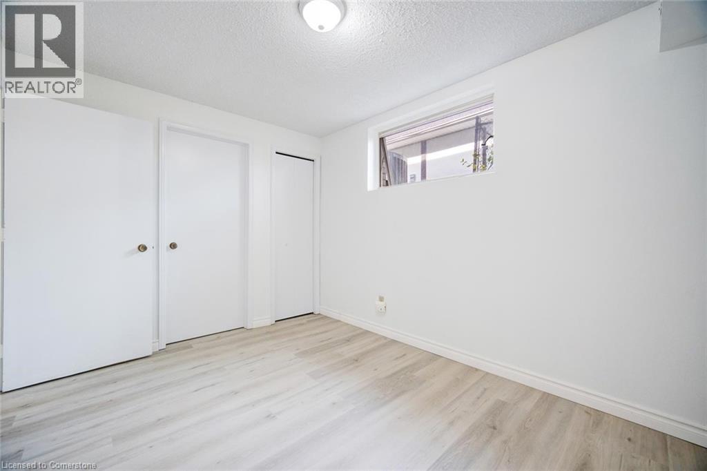 Photo 9 of 196 Millwood Crescent, Kitchener ON