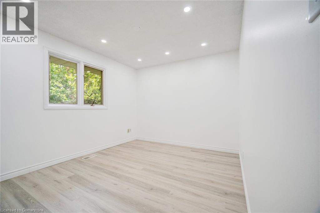 Photo 14 of 196 Millwood Crescent, Kitchener ON