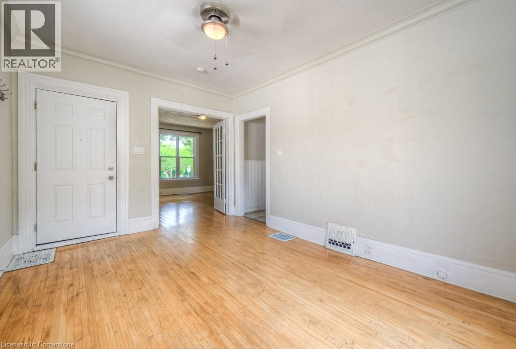 Photo 31 of 12 Duke Street, Brantford ON