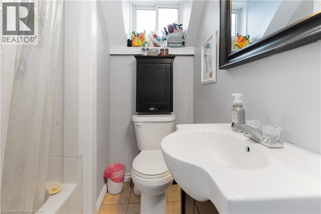 Photo 19 of 12 Duke Street, Brantford ON