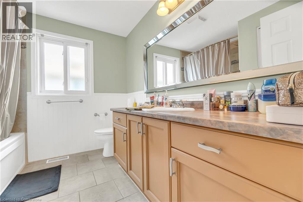 Photo 19 of 174 Wilderness Drive, Kitchener ON