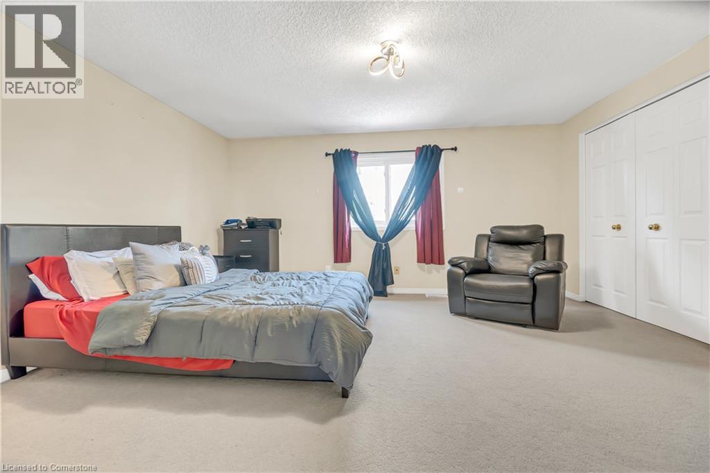 Photo 16 of 174 Wilderness Drive, Kitchener ON