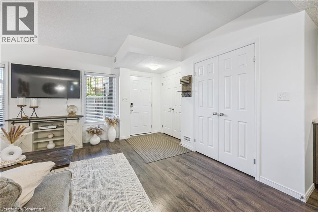 Photo 2 of 20 Sienna Street Unit D, Kitchener ON