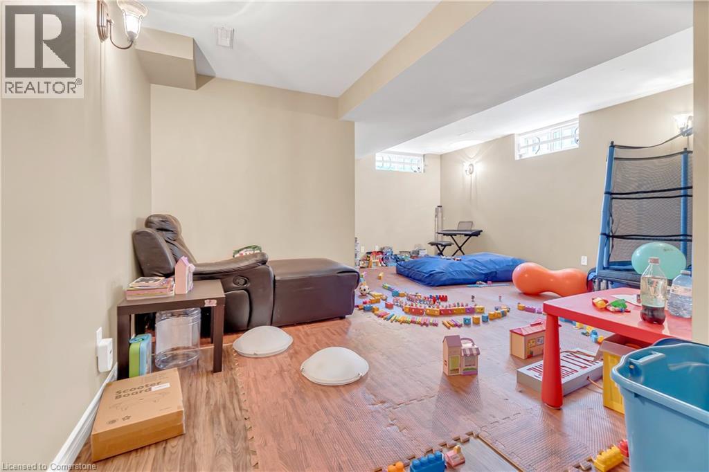 Photo 15 of 174 Wilderness Drive, Kitchener ON