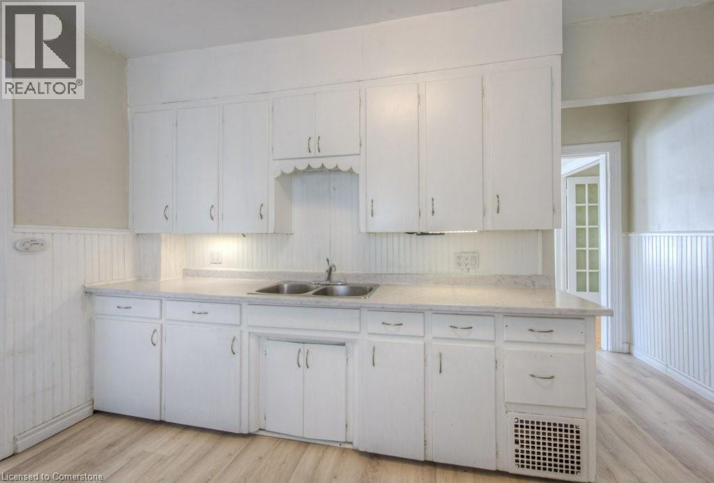 Photo 12 of 12 Duke Street, Brantford ON