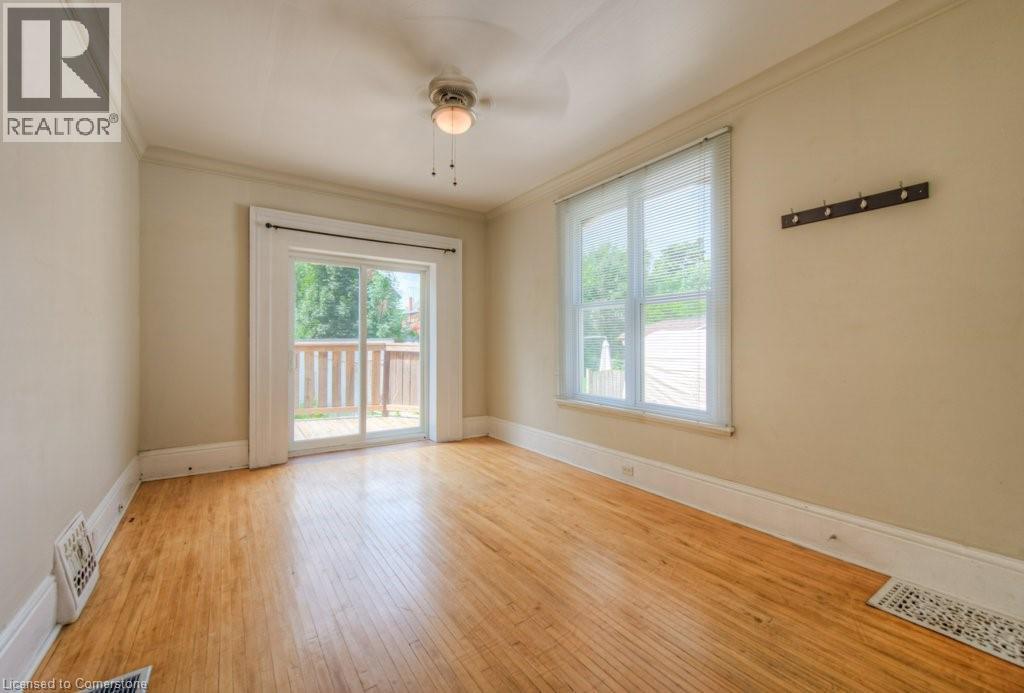 Photo 17 of 12 Duke Street, Brantford ON