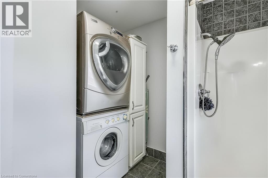Photo 20 of 704 Roxborough Avenue, Hamilton ON