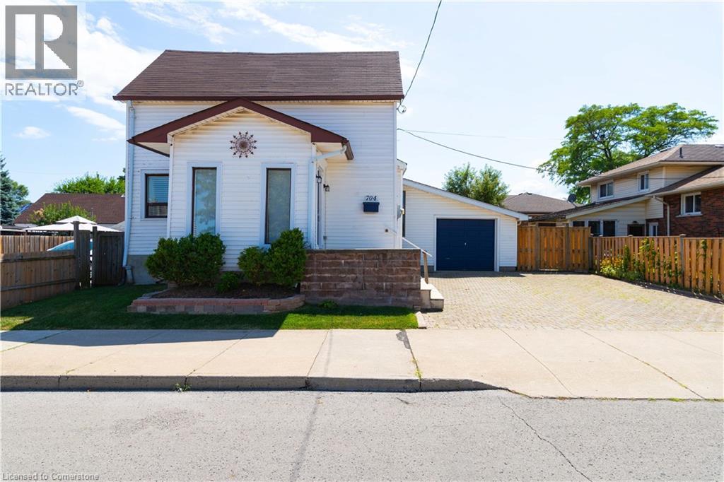 Photo 25 of 704 Roxborough Avenue, Hamilton ON