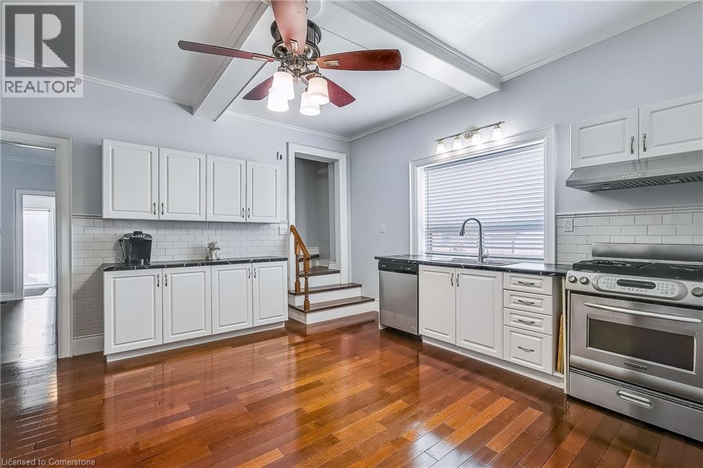 Photo 16 of 704 Roxborough Avenue, Hamilton ON