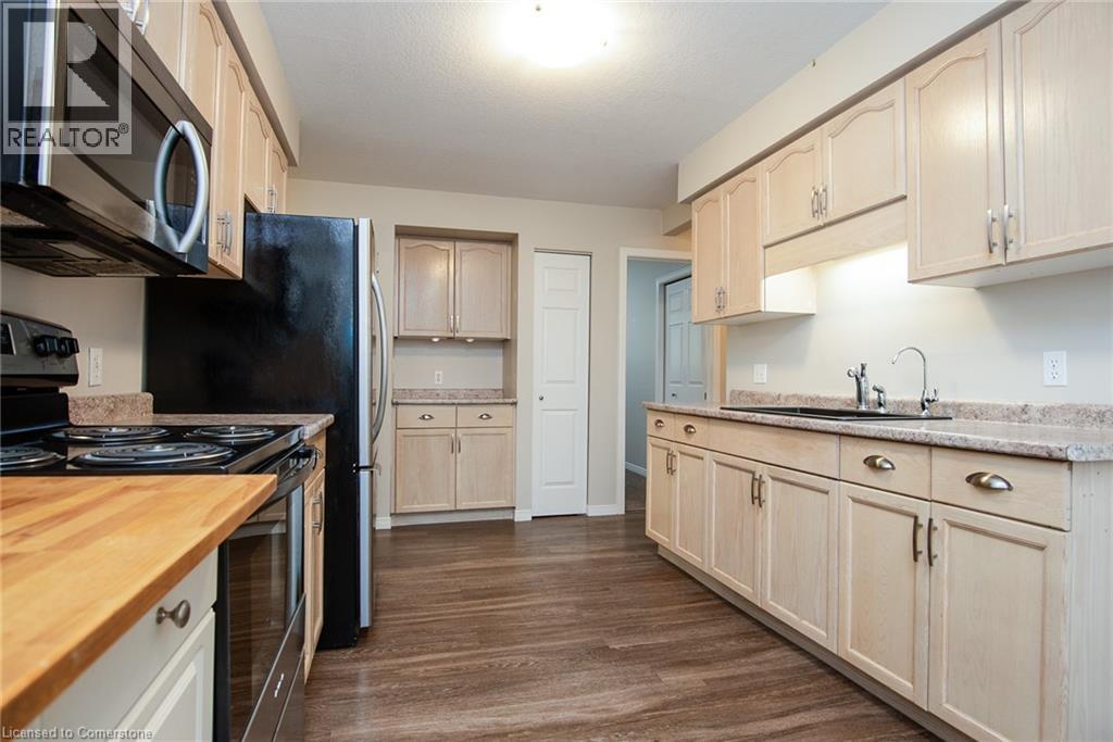 Photo 18 of 9 Macville Avenue Unit A B, Kitchener ON