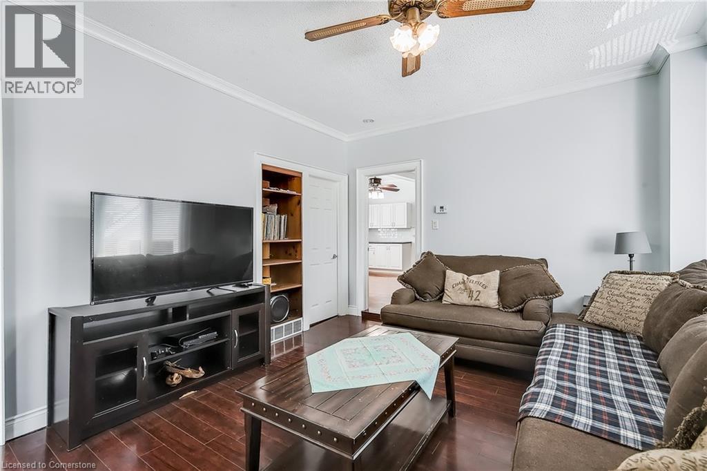 Photo 11 of 704 Roxborough Avenue, Hamilton ON