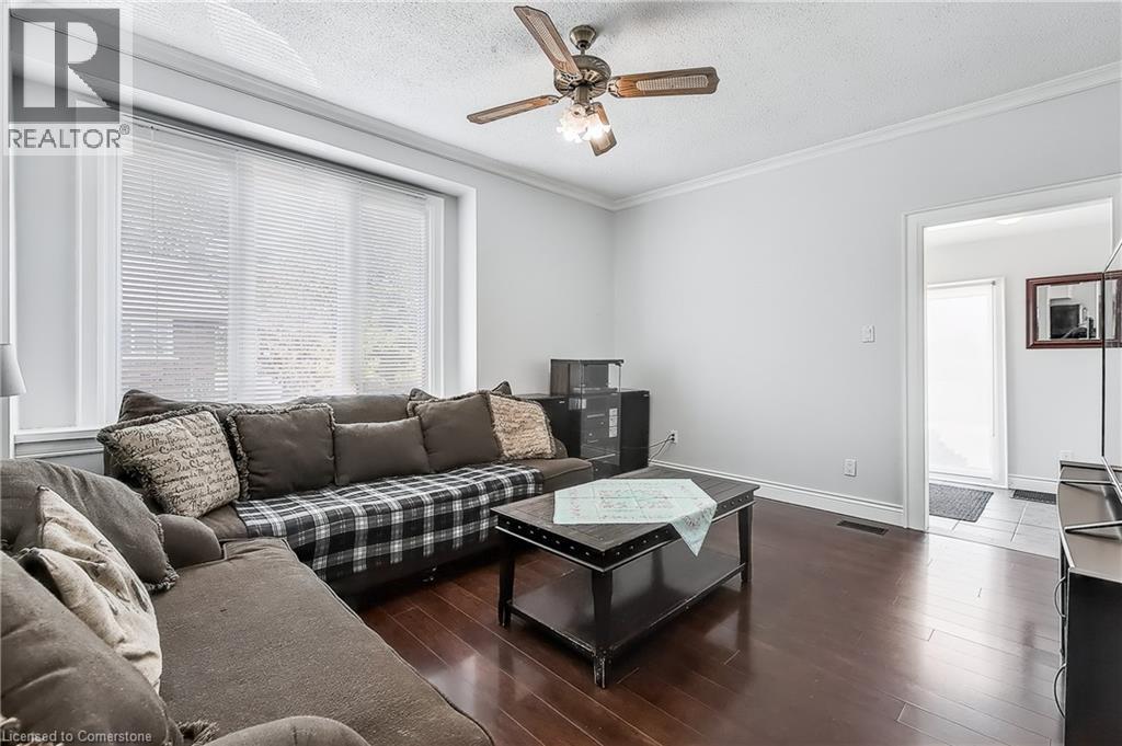 Photo 2 of 704 Roxborough Avenue, Hamilton ON