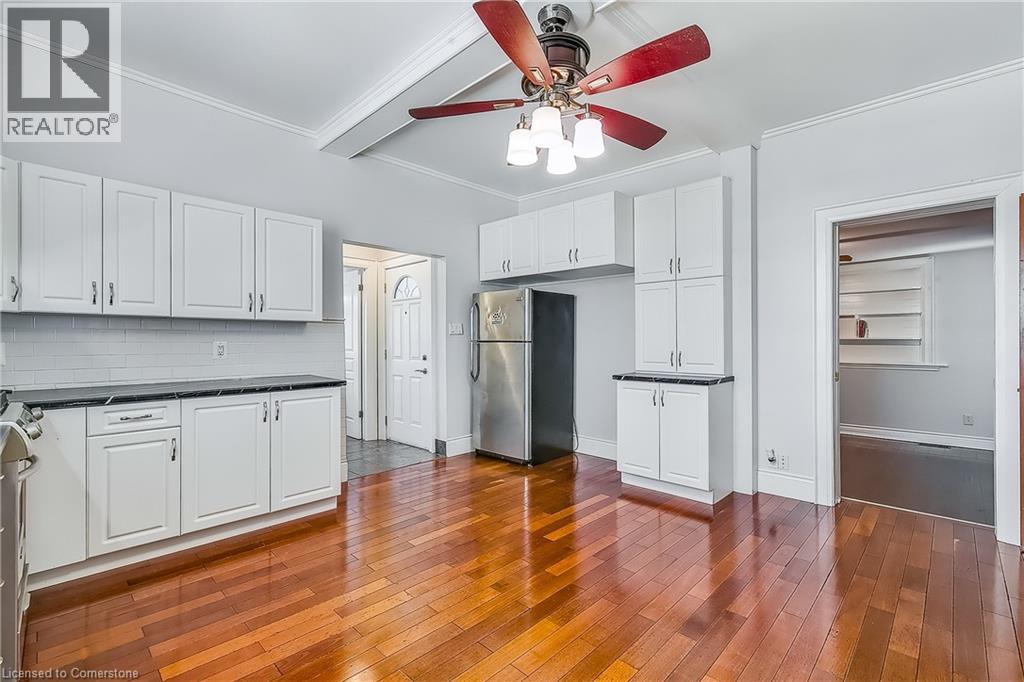 Photo 21 of 704 Roxborough Avenue, Hamilton ON