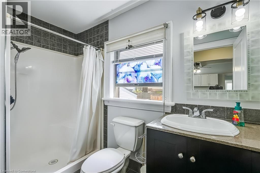 Photo 17 of 704 Roxborough Avenue, Hamilton ON