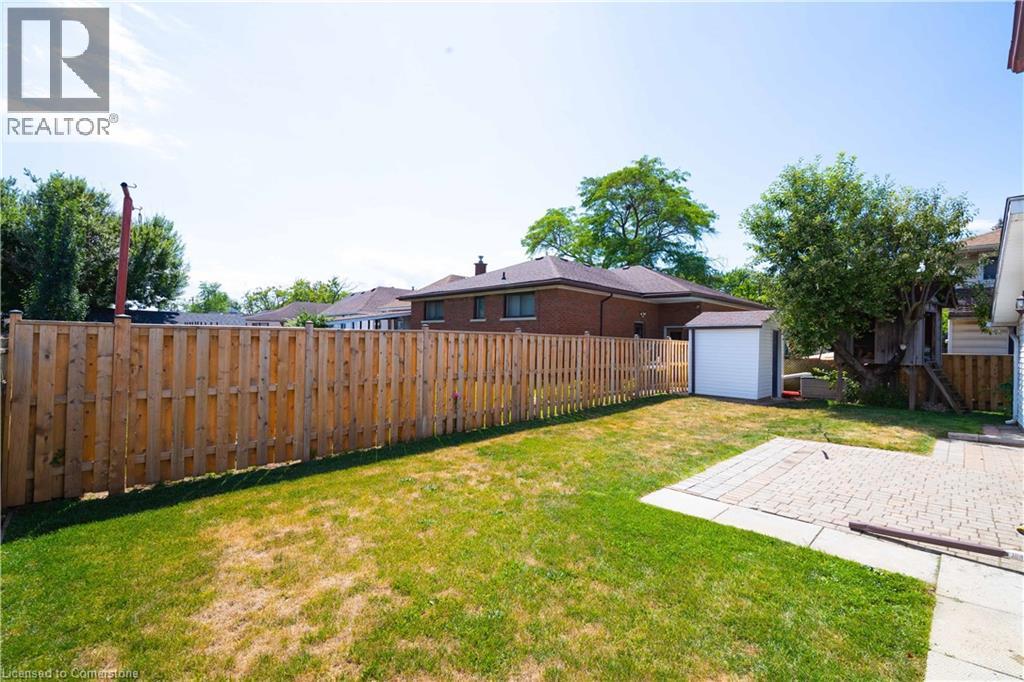 Photo 23 of 704 Roxborough Avenue, Hamilton ON