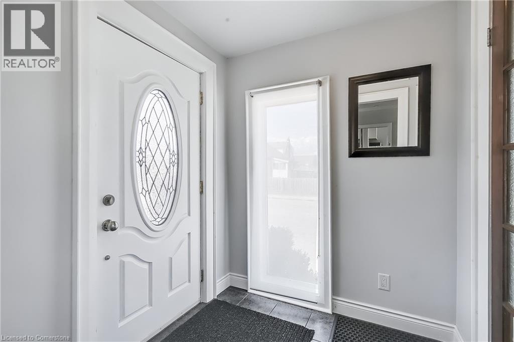 Photo 26 of 704 Roxborough Avenue, Hamilton ON
