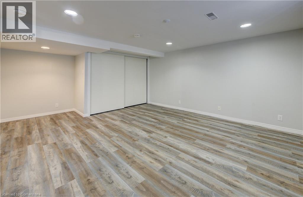 Photo 10 of 88 Glen Lake Crescent Unit B, Kitchener ON