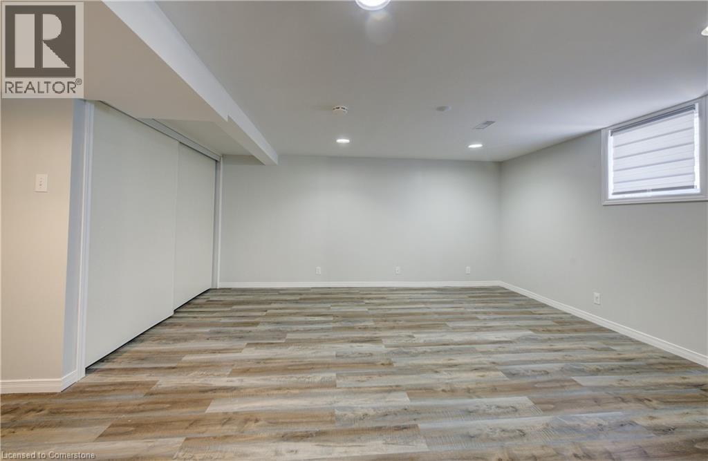 Photo 4 of 88 Glen Lake Crescent Unit B, Kitchener ON