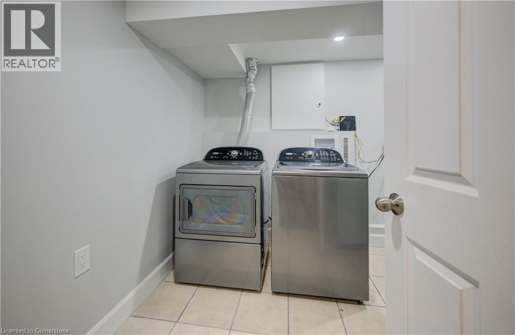 Photo 16 of 88 Glen Lake Crescent Unit B, Kitchener ON