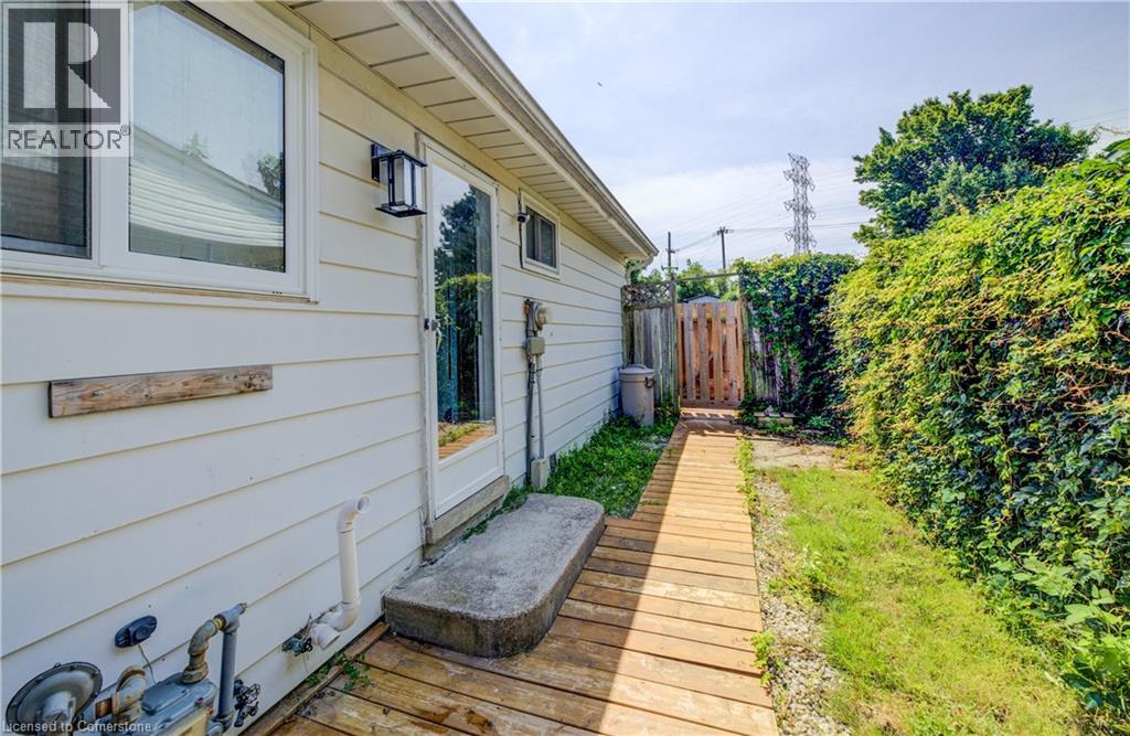 Photo 2 of 88 Glen Lake Crescent Unit B, Kitchener ON