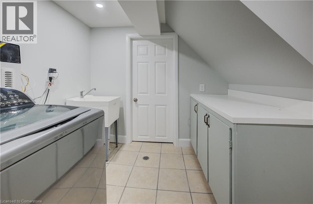 Photo 19 of 88 Glen Lake Crescent Unit B, Kitchener ON