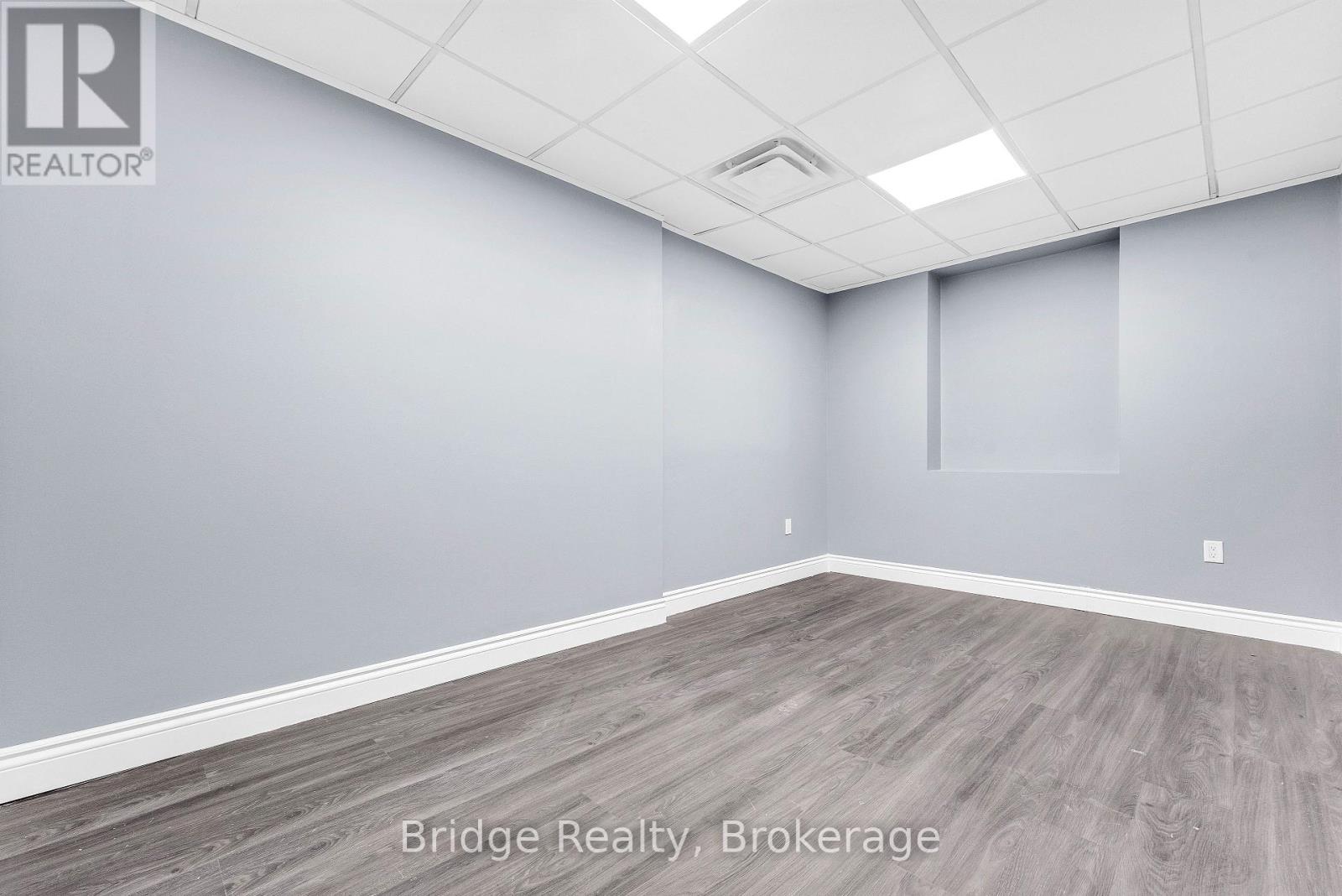 Photo 9 of 290 Dundas Street, Woodstock ON