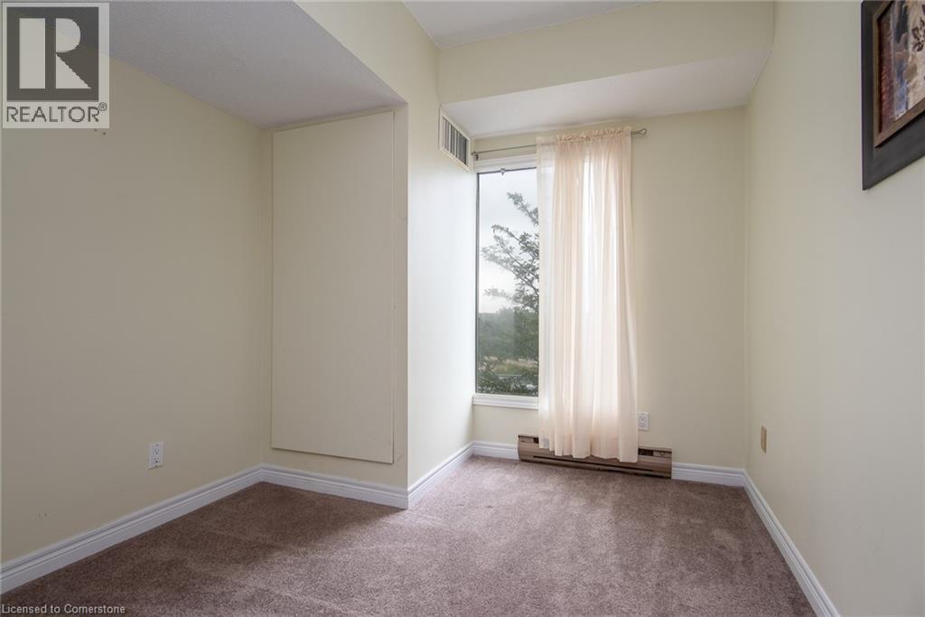 Photo 12 of 260 Sheldon Avenue N Unit 807, Kitchener ON