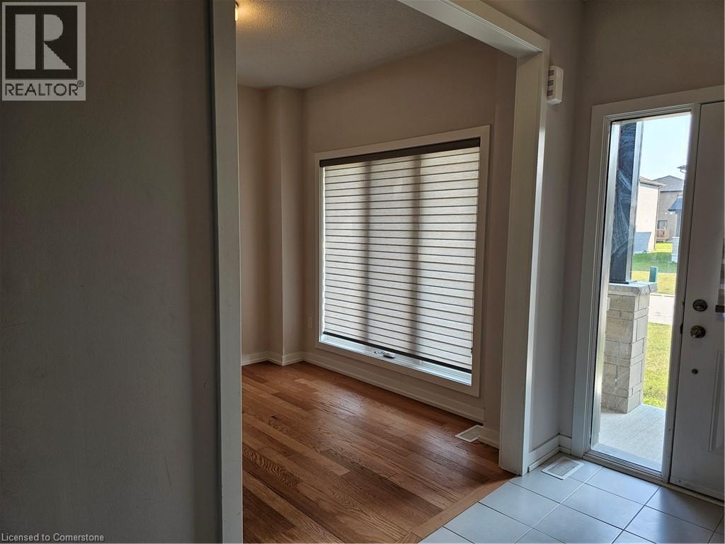 Photo 7 of 23 Tulip Crescent, Simcoe ON