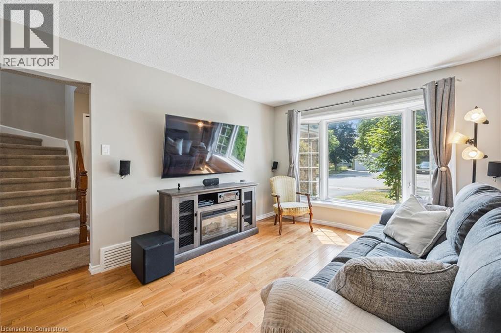 Photo 7 of 177 Royal Orchard Drive, Kitchener ON