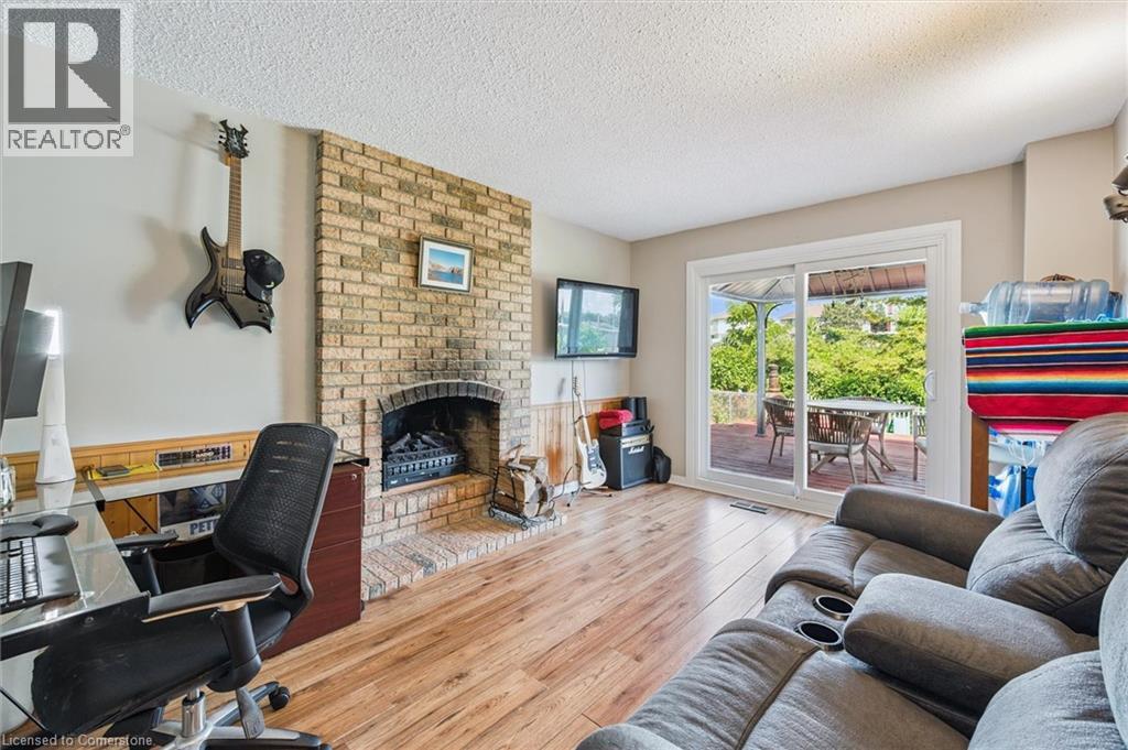 Photo 9 of 177 Royal Orchard Drive, Kitchener ON