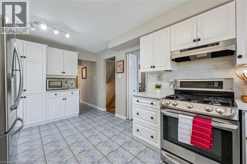 Photo 16 of 177 Royal Orchard Drive, Kitchener ON