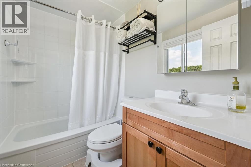 Photo 22 of 177 Royal Orchard Drive, Kitchener ON