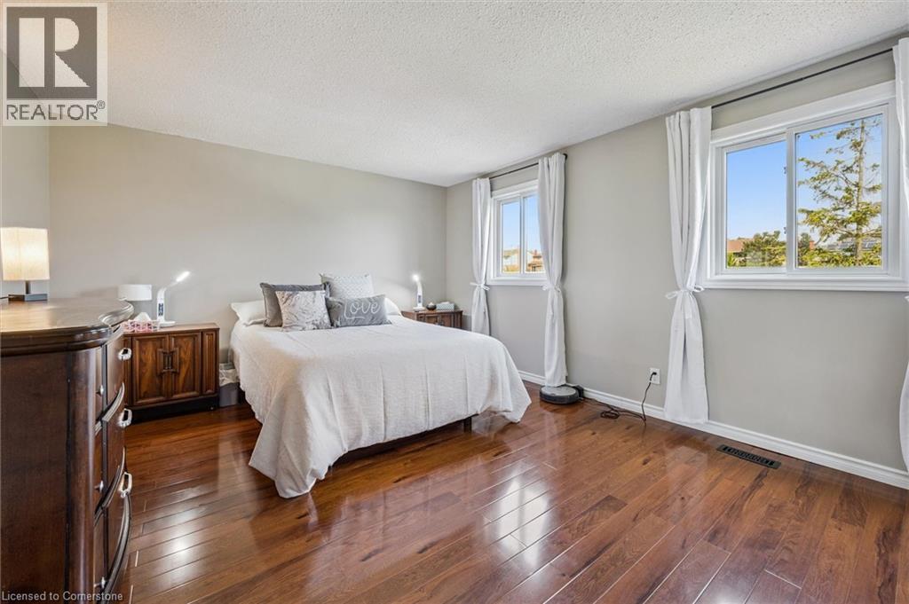Photo 20 of 177 Royal Orchard Drive, Kitchener ON