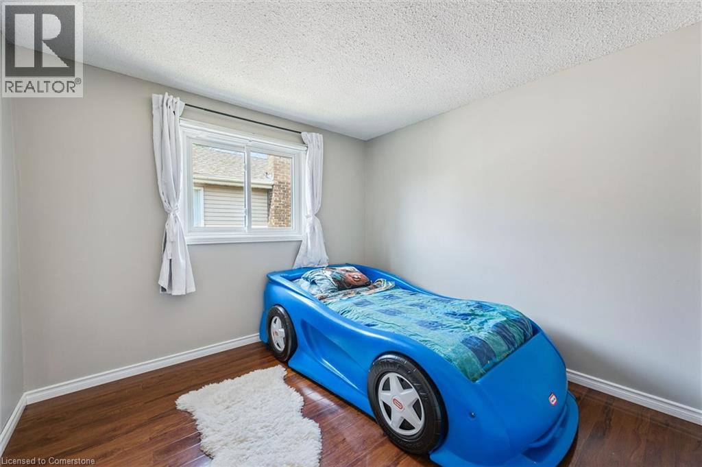 Photo 26 of 177 Royal Orchard Drive, Kitchener ON