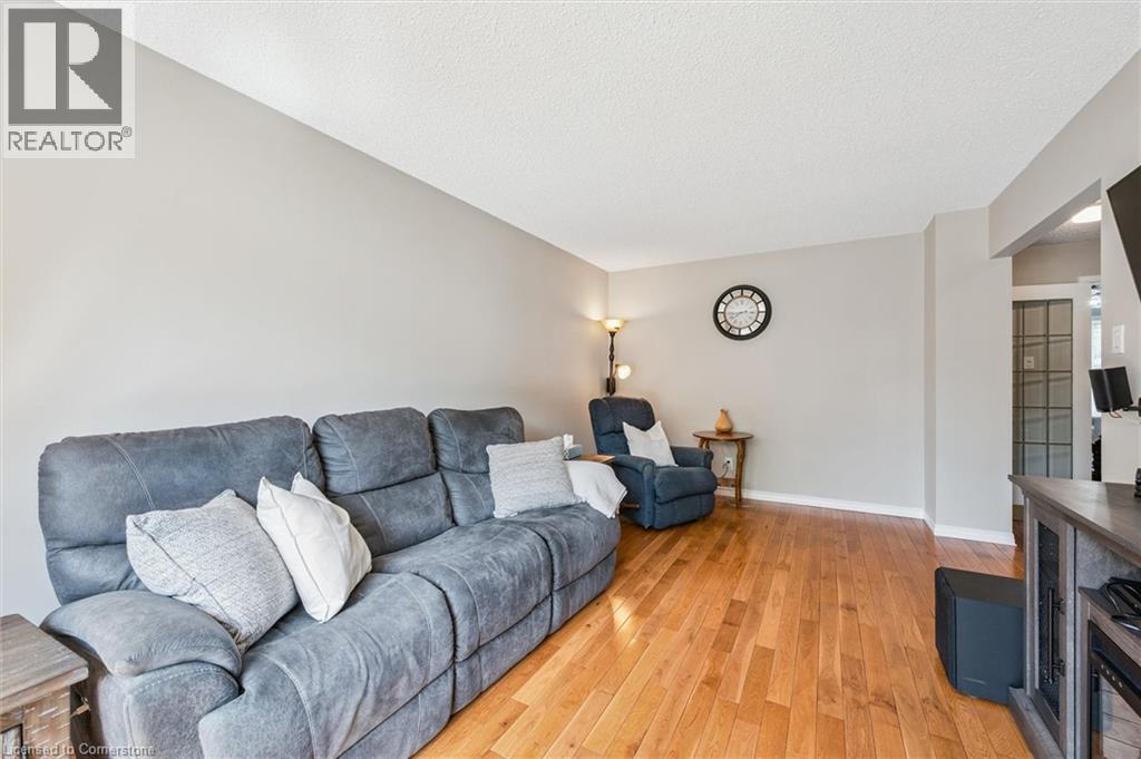 Photo 8 of 177 Royal Orchard Drive, Kitchener ON