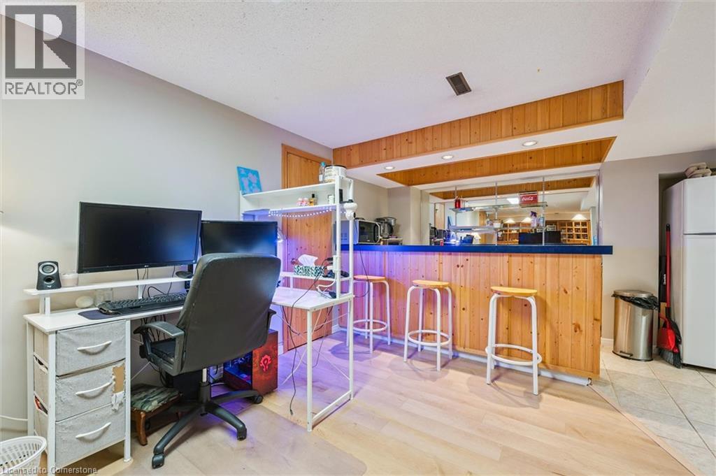 Photo 31 of 177 Royal Orchard Drive, Kitchener ON