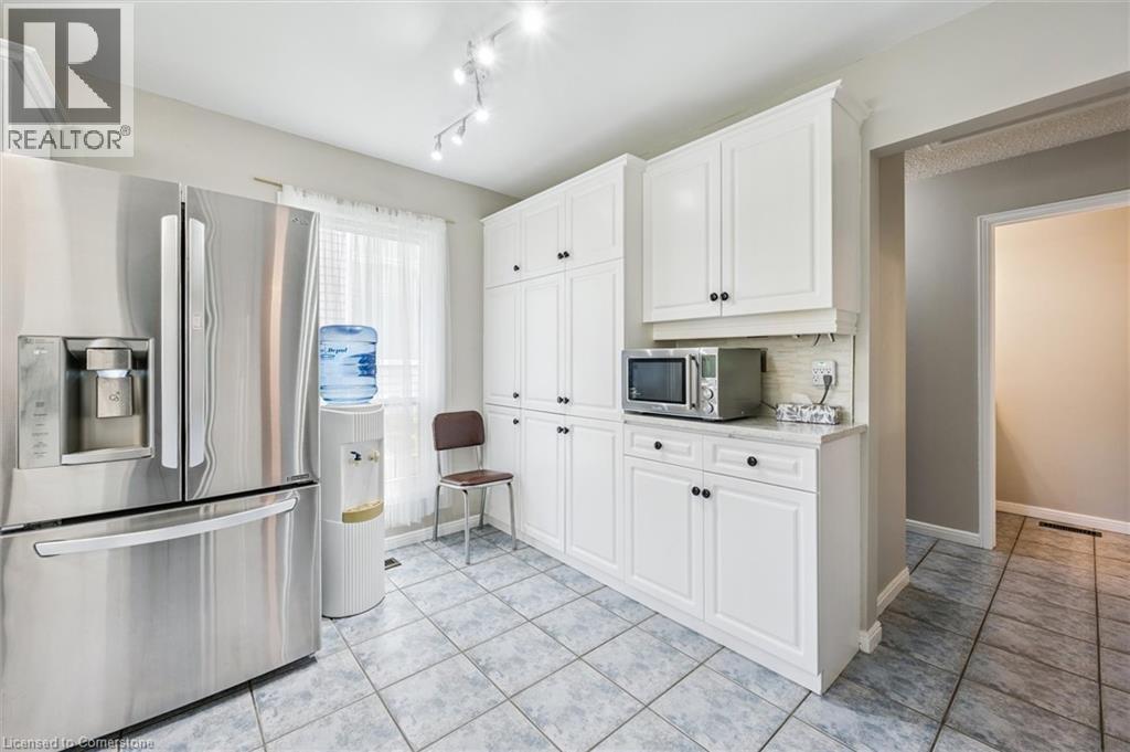 Photo 17 of 177 Royal Orchard Drive, Kitchener ON
