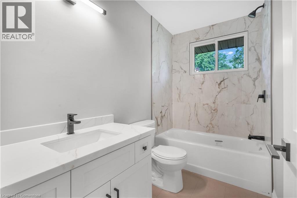 Photo 4 of 206 Shelley Drive Unit Upper, Kitchener ON