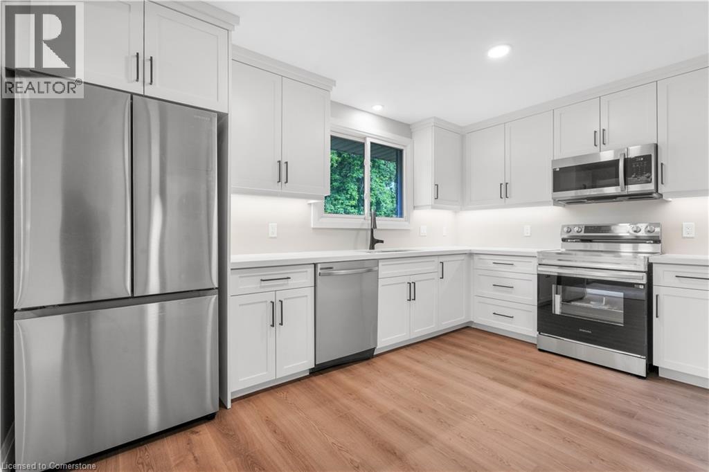 Photo 3 of 206 Shelley Drive Unit Upper, Kitchener ON