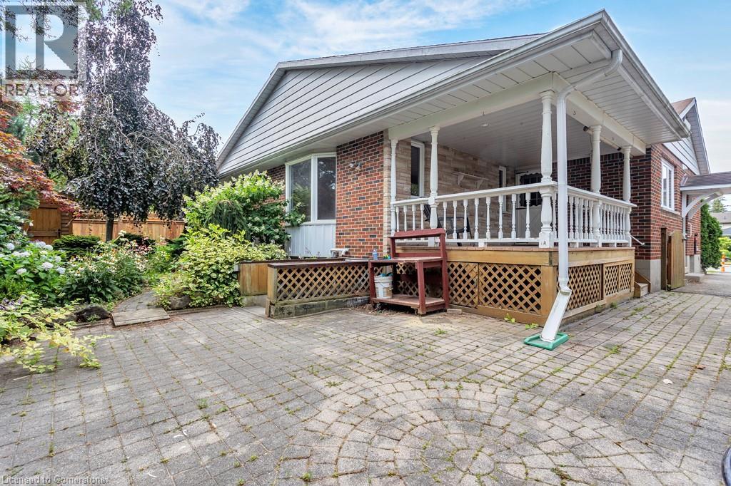 Photo 2 of 34 Windermere Crescent Unit B, Woodstock ON