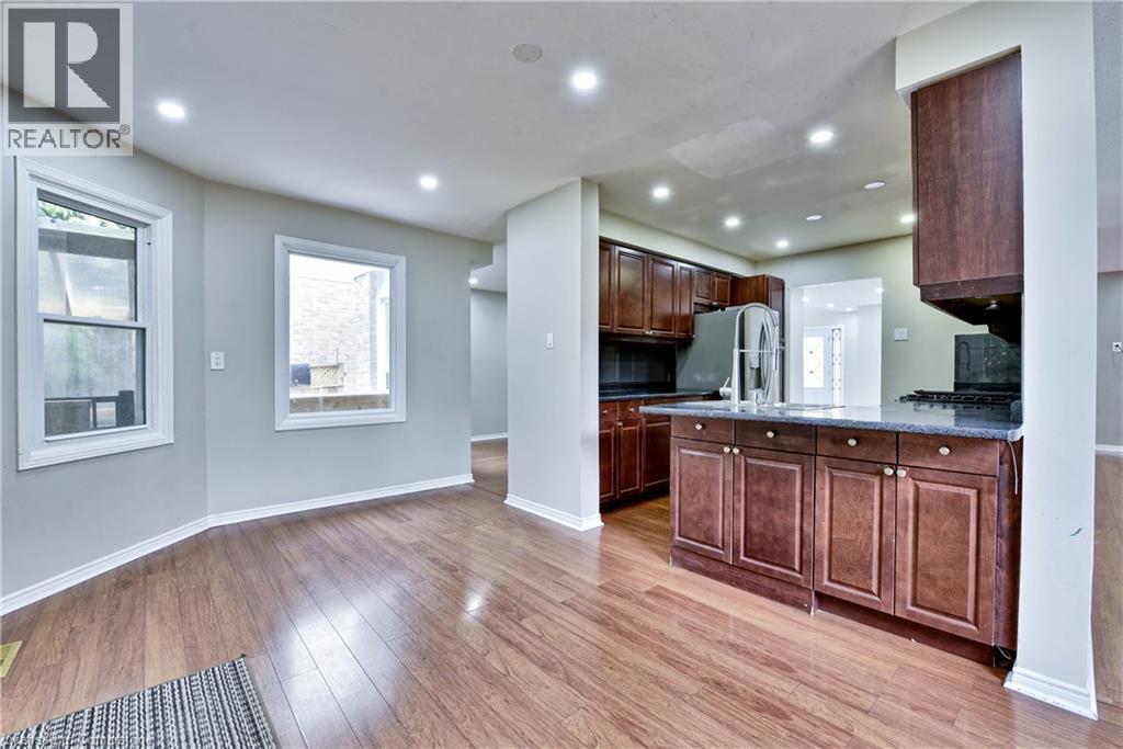 Photo 15 of 5570 Shorecrest Crescent, Mississauga ON