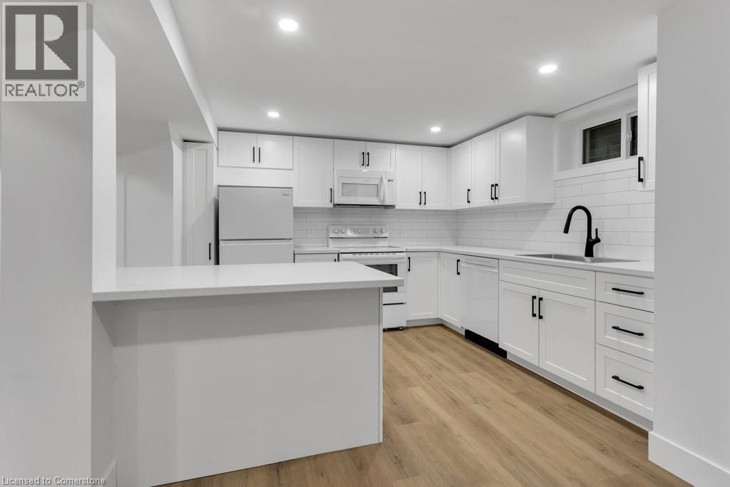 Photo 13 of 34 Windermere Crescent Unit B, Woodstock ON