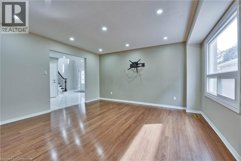 Photo 47 of 5570 Shorecrest Crescent, Mississauga ON