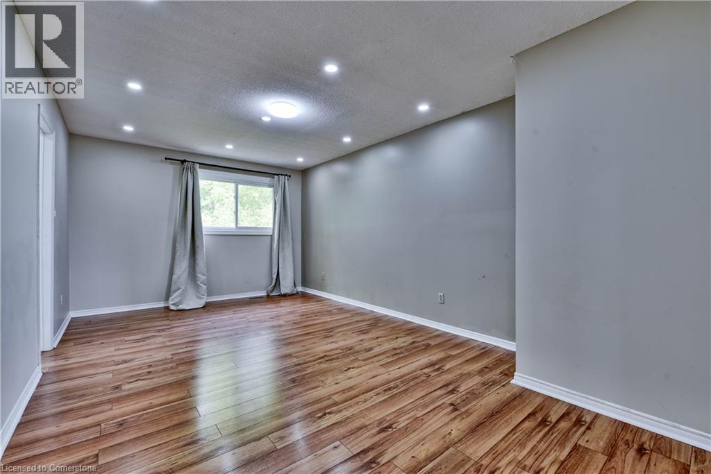 Photo 46 of 5570 Shorecrest Crescent, Mississauga ON