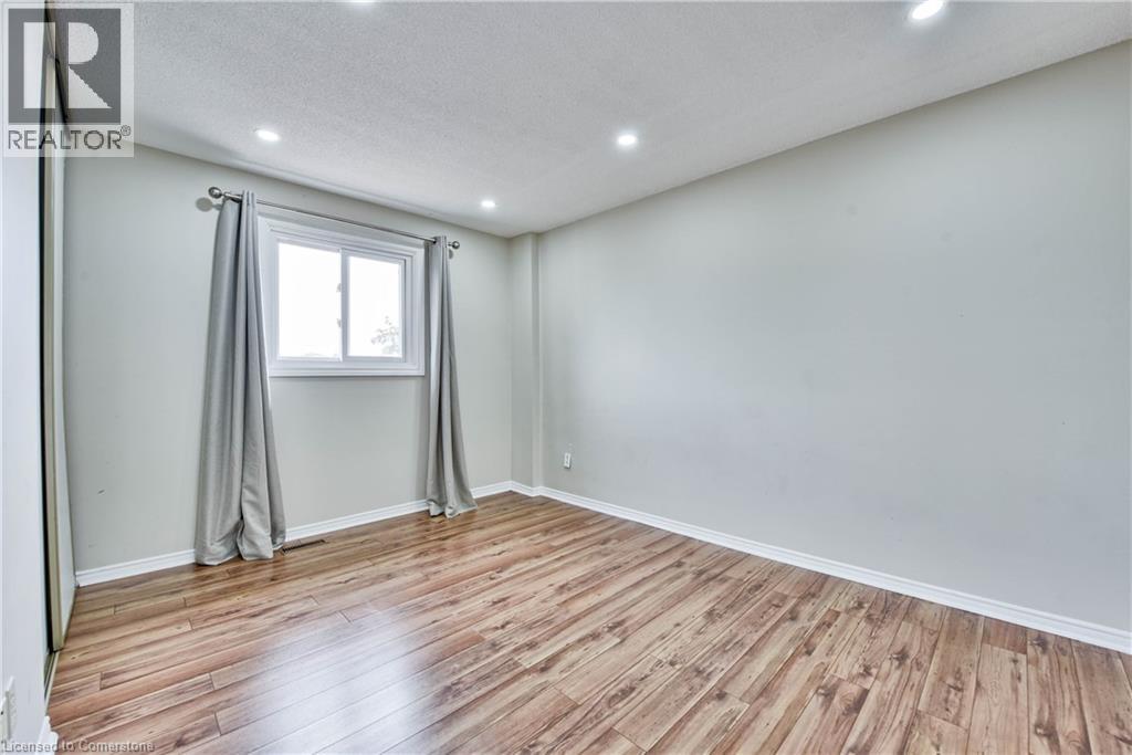 Photo 34 of 5570 Shorecrest Crescent, Mississauga ON