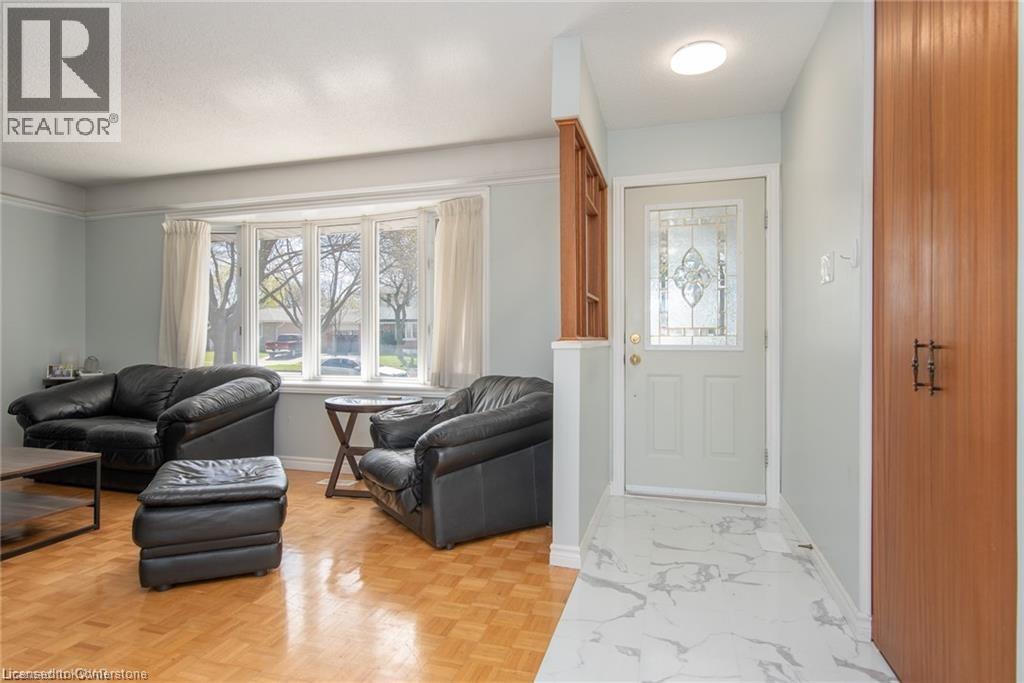 Photo 12 of 46 Laurentian Drive, Kitchener ON