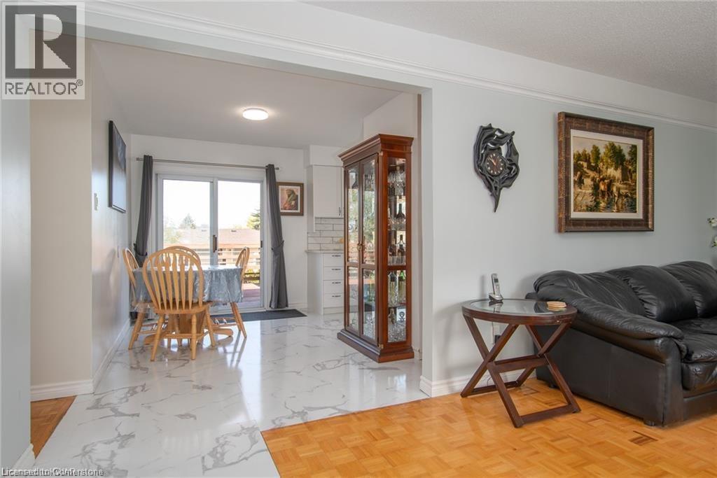 Photo 6 of 46 Laurentian Drive, Kitchener ON