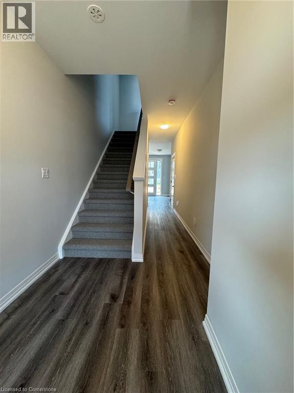 Photo 3 of 155 Equestrian Way Unit 31, Cambridge ON
