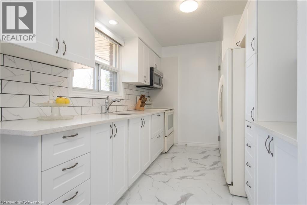 Photo 7 of 46 Laurentian Drive, Kitchener ON