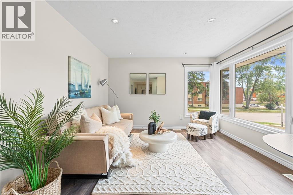 Photo 11 of 280 Dale Crescent, Waterloo ON